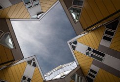 Kockaházak Cube houses 10. Nemzetközi Hűségnapi Fotópályázat és Kiállítás, Sopron, 2021. FIAP Bronzérem